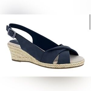Easy Street Womens Maureen Wedge Sandals. Size: 9.5. Color: Navy‎